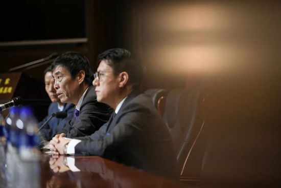 在欧冠，小组赛取胜能收获280万欧元奖金，打平的奖金是93万欧元，一些巴萨高管指望俱乐部能从与矿工队的比赛中获得奖金。